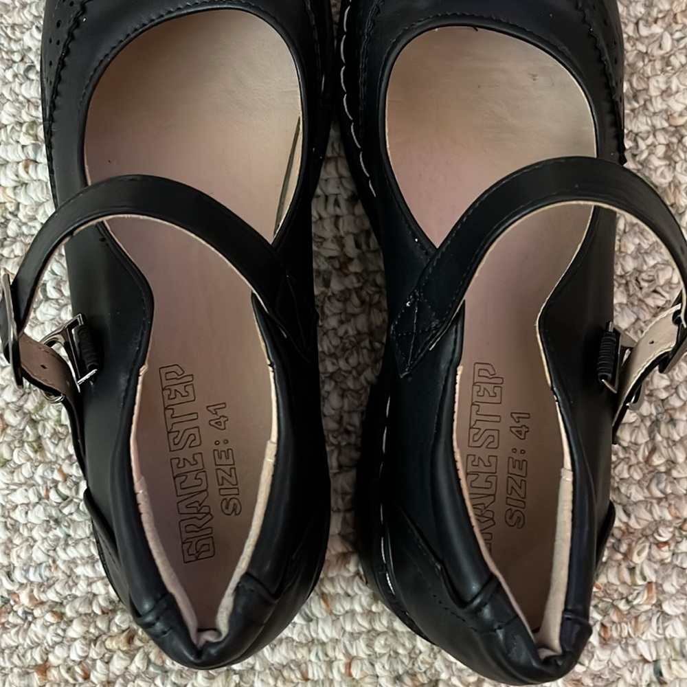 Black Women's Flats with Strap - Picture 4 of 5